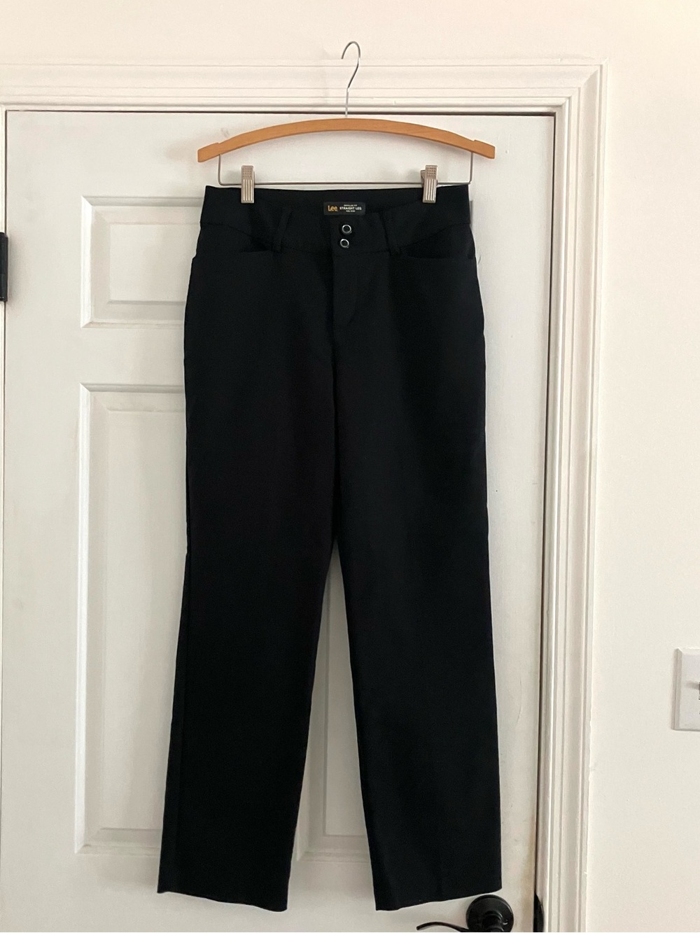 Lee straight leg business pant. Size 6 *short*